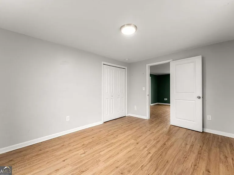 212 Walker Dr — Photo 15