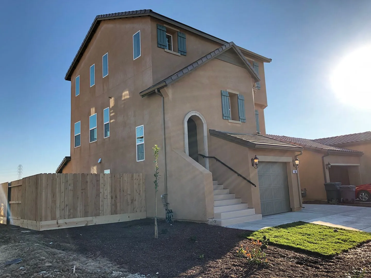 166 Barker LN. Merced. Available now! — Photo 3