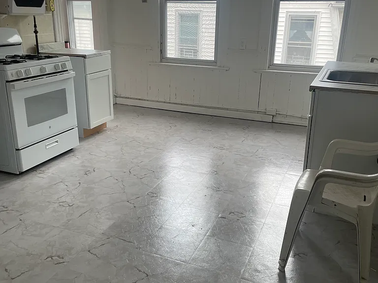 41 Rose St #3 — Photo 9