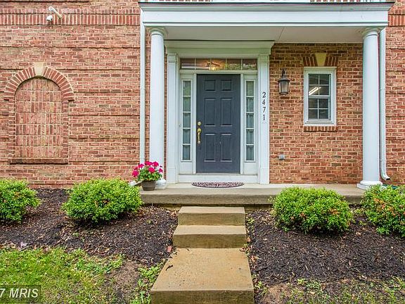 3rd image of 2471 Huntington Park Dr