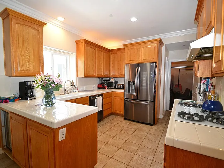 2222 Manhattan Beach Blvd #A — Photo 10