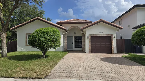 15826 SW 138th Ter Photo 1 15826 SW 138th Ter Photo 1