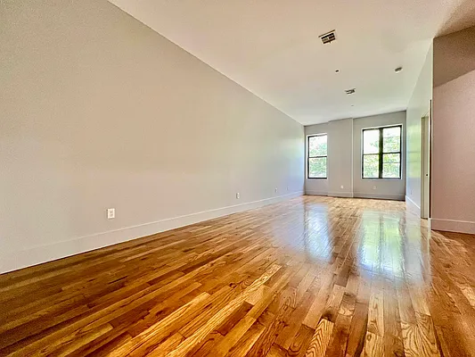 Rented by ERNY LLC | media 8