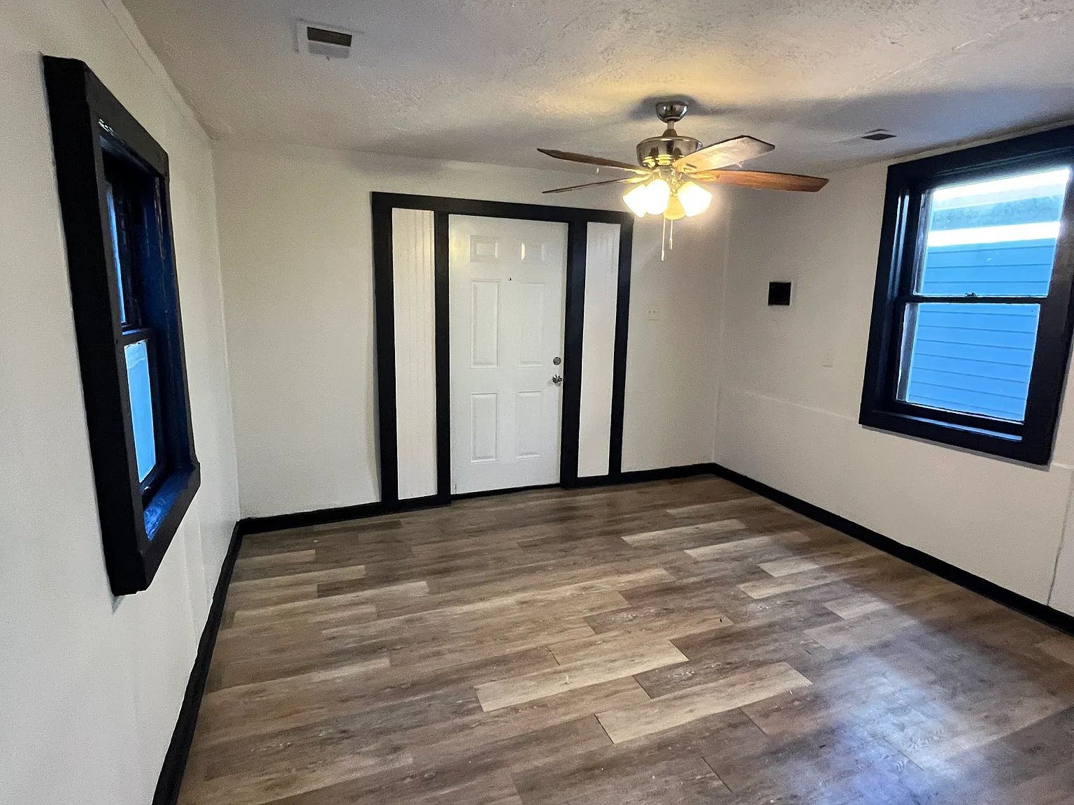 2 bed, 672 sqft, $1,100 — Photo 3