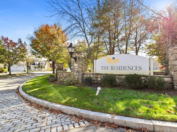 32 Eagle Way, Lakeville, MA 02347