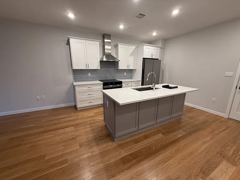 267 Old Colony Ave #1 — Photo 13