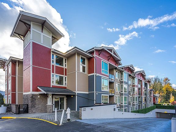 2nd image of 2242 Whatcom Rd #101