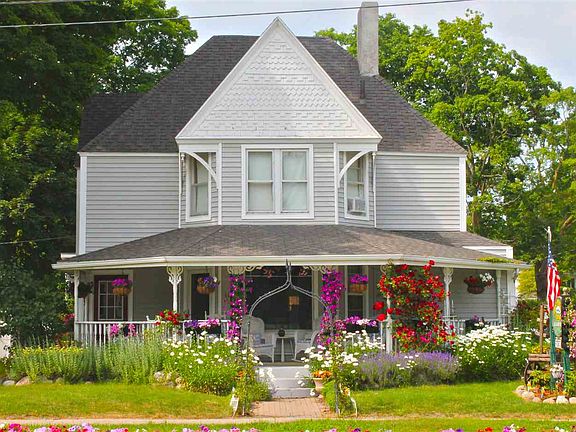 3rd image of 109 Petoskey Ave