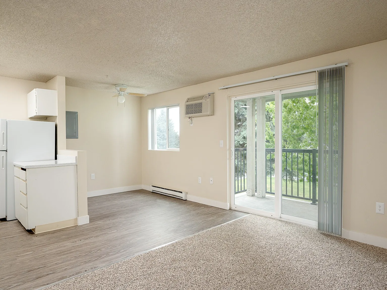 Sunset Apartments — Photo 4