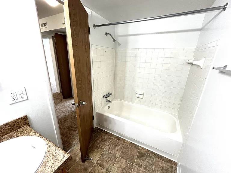 Charter Oaks Apartments — Photo 156