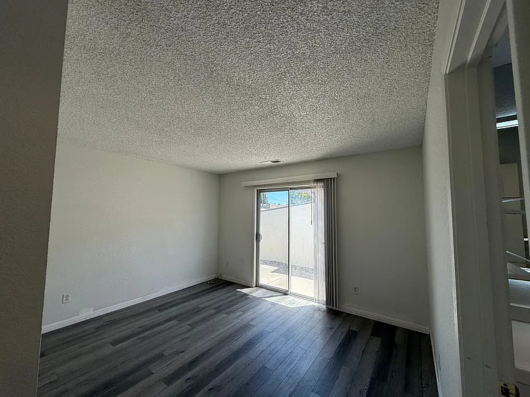 808 Saint Helena Pl — Photo 10