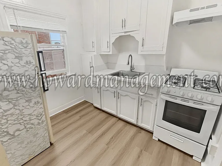 457 Bonnie Brae — Photo 5