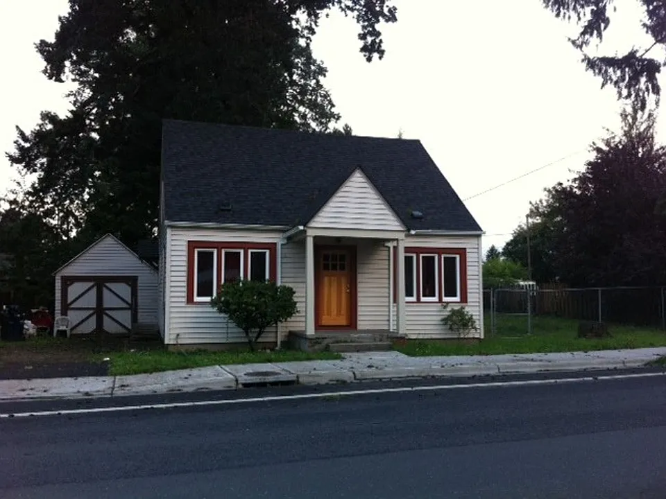 4630 SW 185th Ave