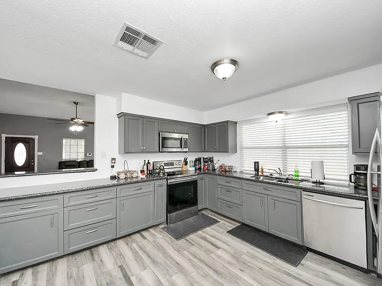 11031 Kirkmead Dr — Photo 8