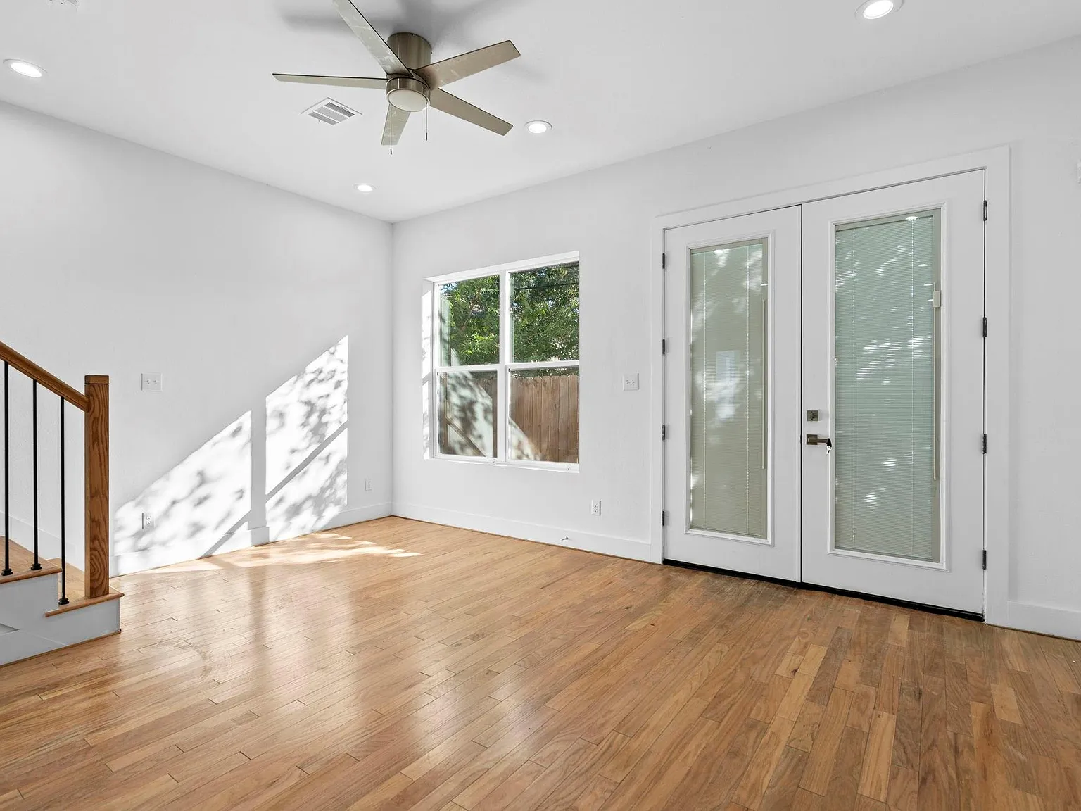 3 bed, 2.5 bath, 1864 sqft, $2,500 — Photo 4