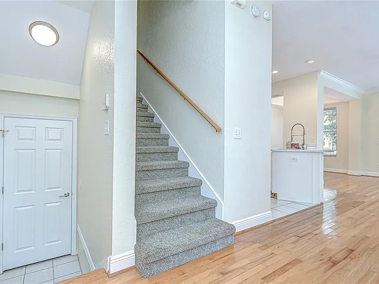 113 Bosphorous Ave #5 — Photo 21