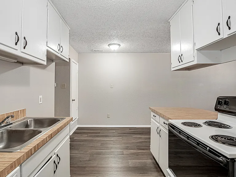 1709 Short St #B — Photo 11