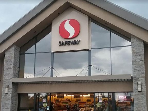 This Safeway is 500 feet away. No need to even drive to the grocery store, liquor store, Dollar Plus, Taco Bell, or Subway.