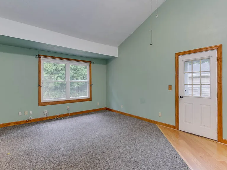 128 Mann Dr — Photo 11