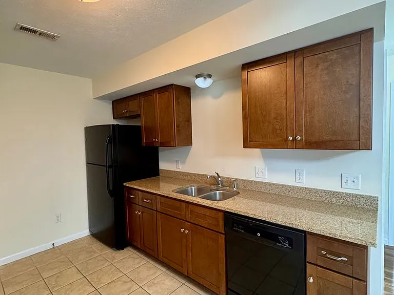 1029 Shenandoah St #103 — Photo 6