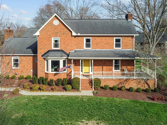 5th image of 709 Harris Dr