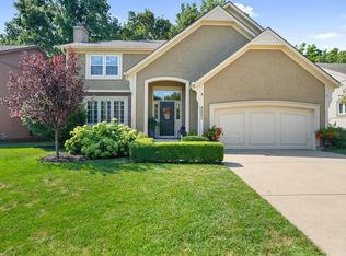 8201 W 152nd Ter, Overland Park, KS 66223