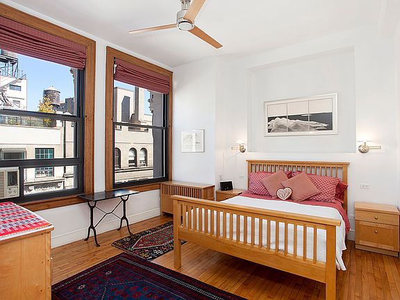 4th image of 30 E 10th St APT 10N