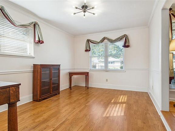 3rd image of 6812 Hastings St