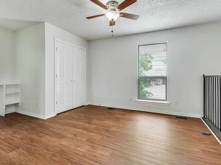 809 E Pioneer Dr — Photo 9