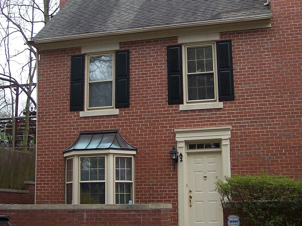 Front, Exterior, End-unit
