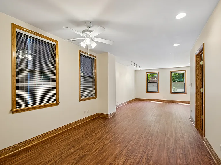 1354 W George St #1 — Photo 5