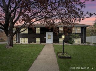 2050 Pike Lake Dr APT 4, Saint Paul, MN 55112