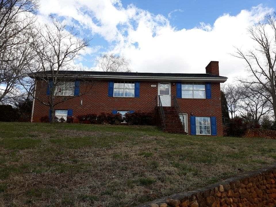 2nd image of 1140 Guthrie Pl