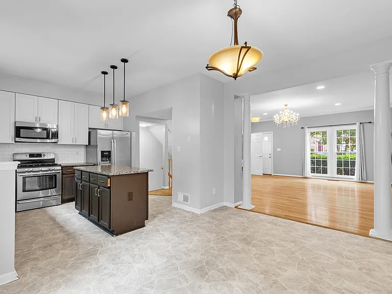 6880 Ridge Water Ct — Photo 5