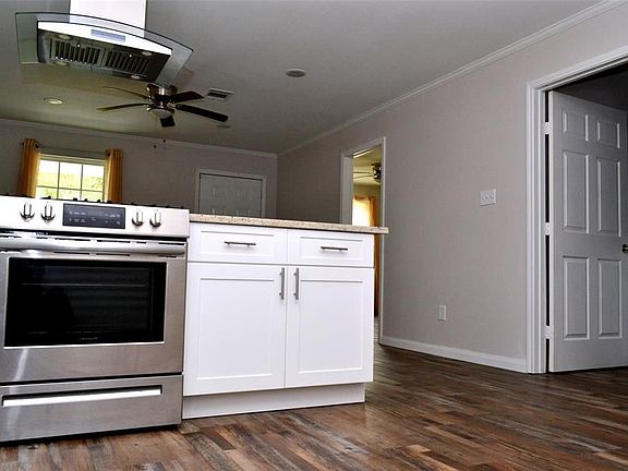 5th image of 2045 W Blum St #A