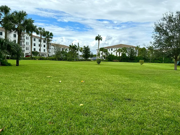 9355 SW 8th St #417 — Photo 23