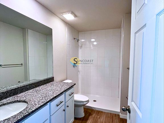 4th image of 353 Reeves St