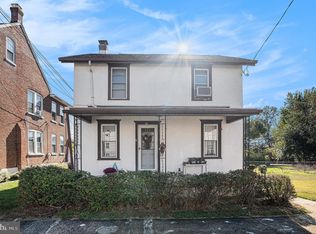32 E Race St, Stowe, PA