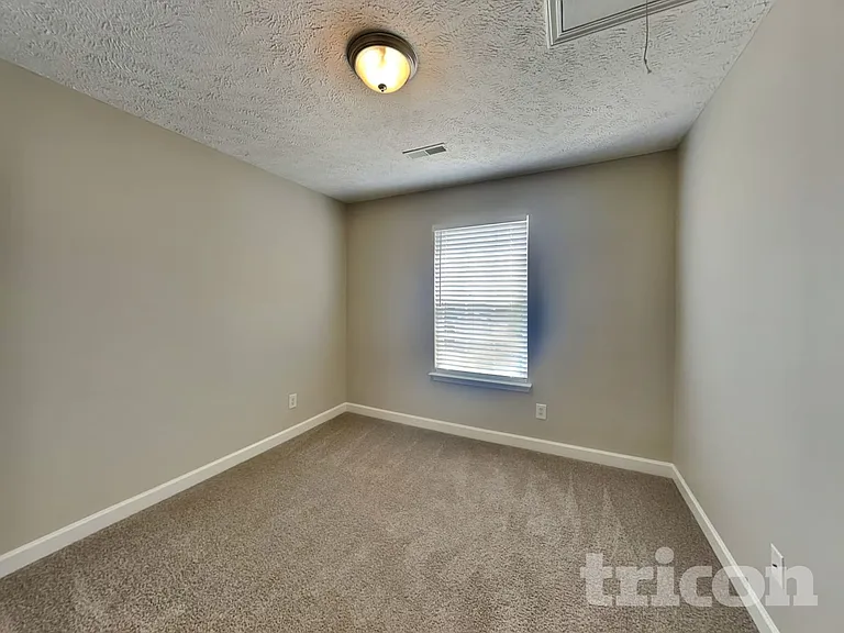 649 Belgium Dr — Photo 11