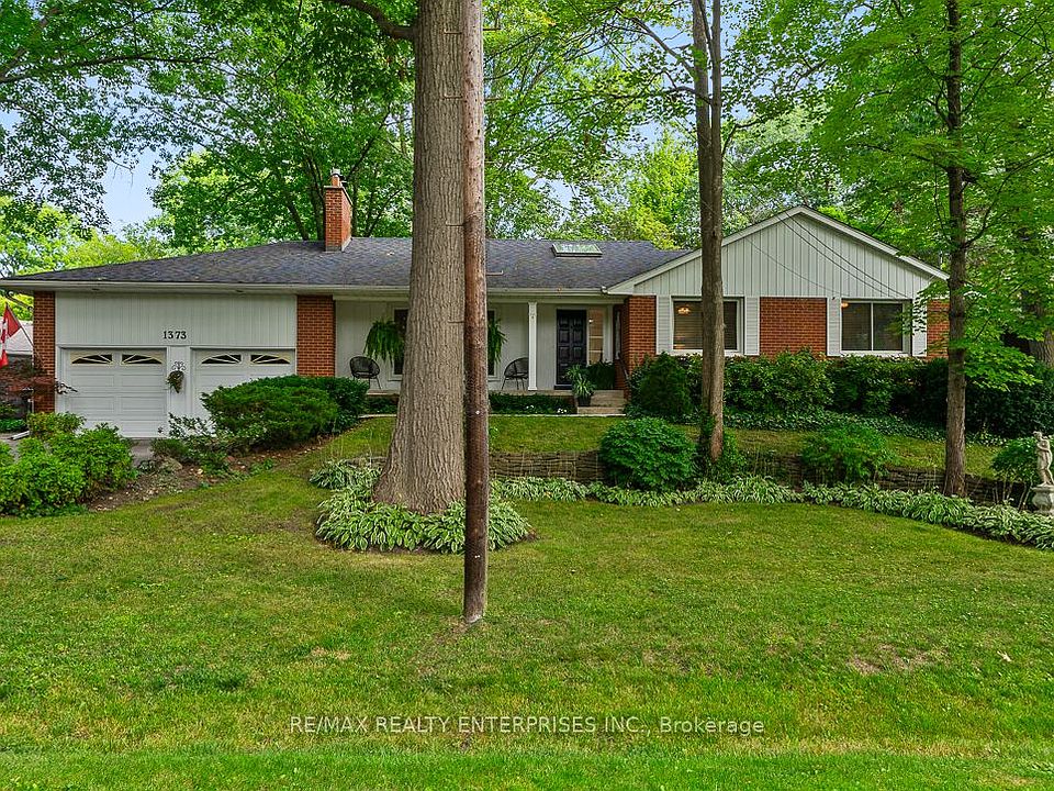 1st image of 1373 Queen Victoria Ave