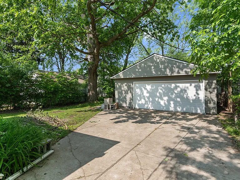 3203 Goodrich St — Photo 18