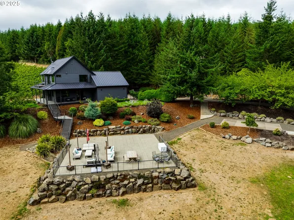 24247 Vaughn Rd, Veneta, OR 97487