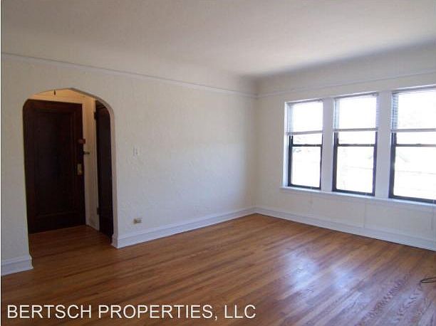 1st image of 3643 N Greenview Ave