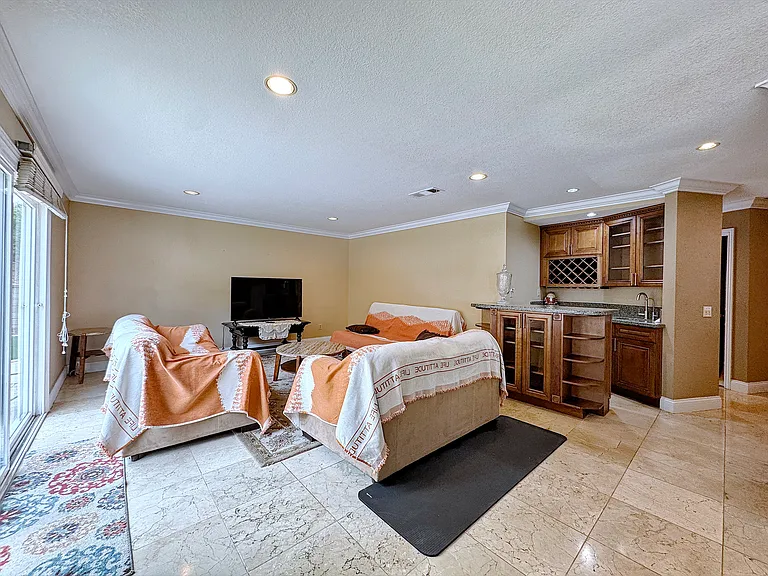 20529 Pacific Dr — Photo 10