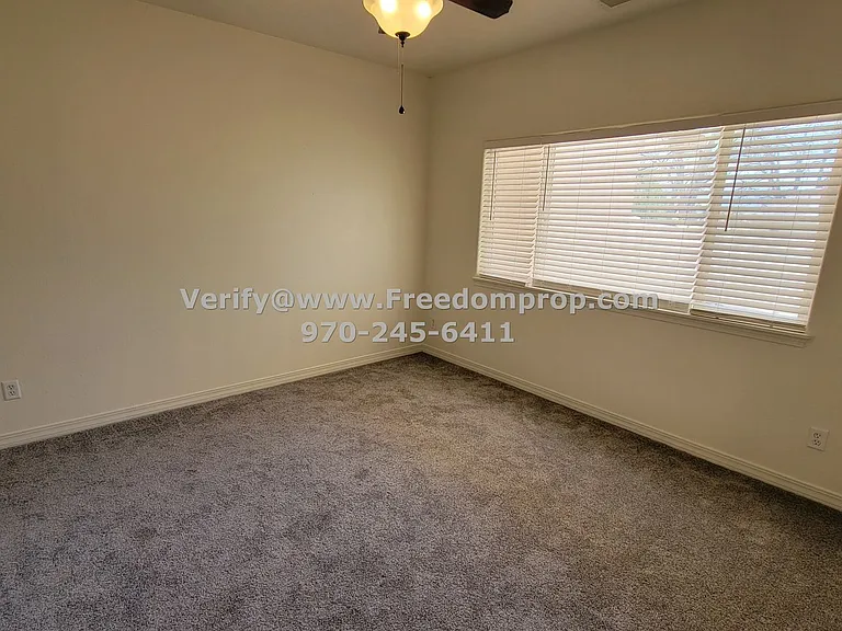555 Garden Grove Ct — Photo 4