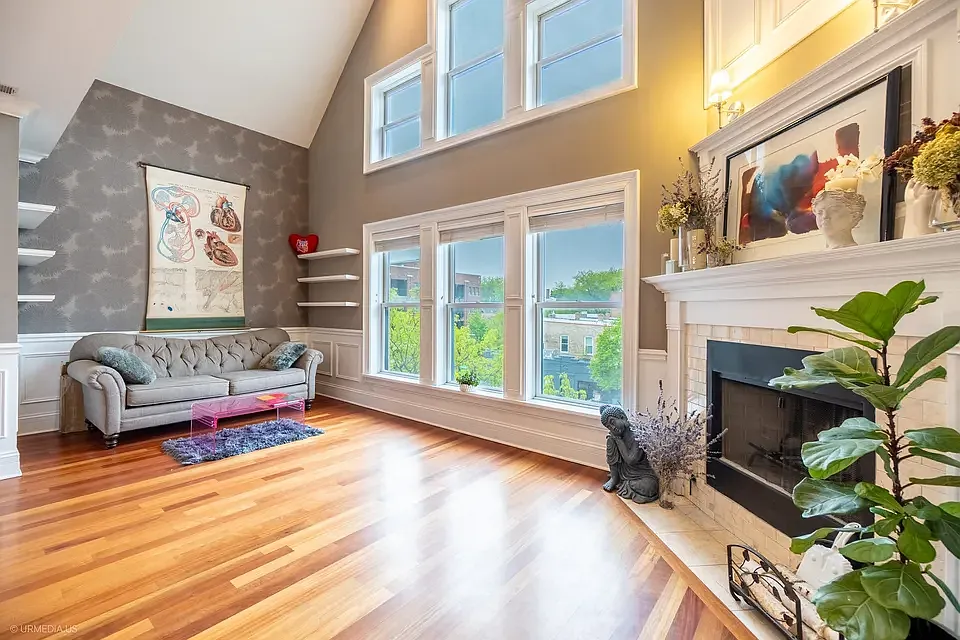 Building Photo - 3709 N Ashland Ave #3N
