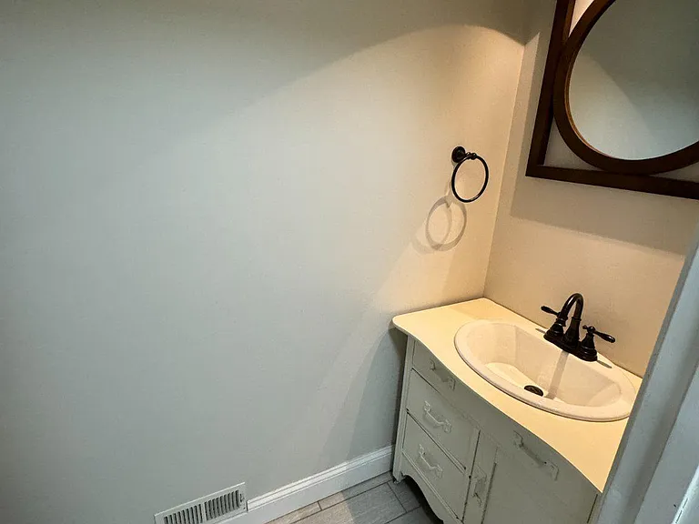 1115 Aquia Dr — Photo 8