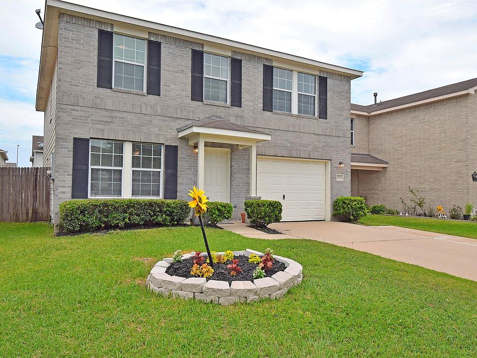1st image of 12531 Aarons Way Dr
