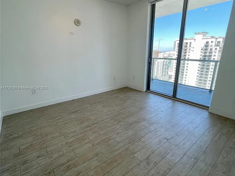 1111 SW 1st Ave #3522 — Photo 3