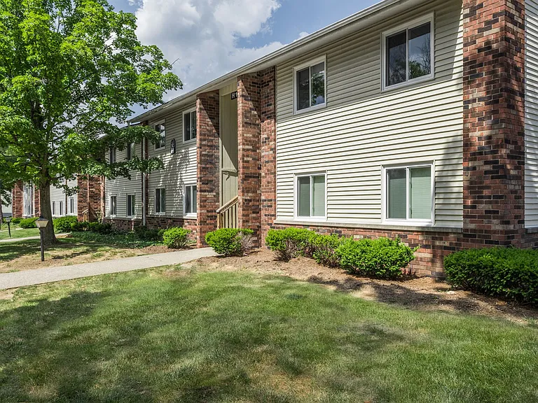 Fountain Park Apartments | Specials Available — Photo 10